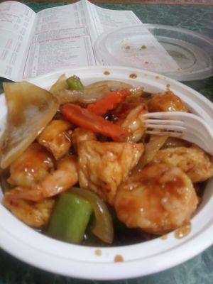 Shrimp with tofu in spicy black bean sauce. Looks yummy!