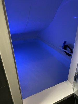 Float tank