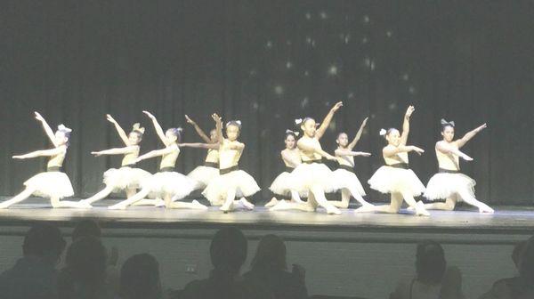 Recital 2017 Junior Ballet Class