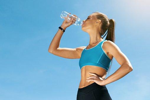 Proper hydration helps fast weight loss