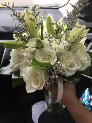 I loved my wedding bouquet!! Thanks you!!