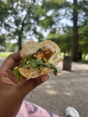 Banh mi salmon