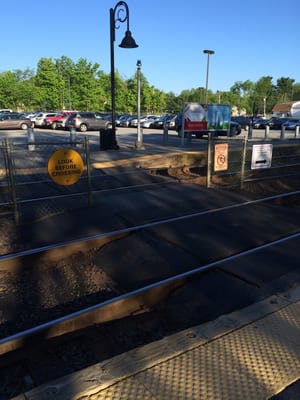 The MASSIVE design flaw blocking access when a train is approaching or in station