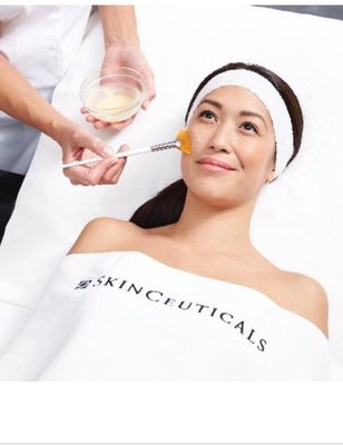 SkinCeuticals Vitamin C  Reconditioning Treatment.