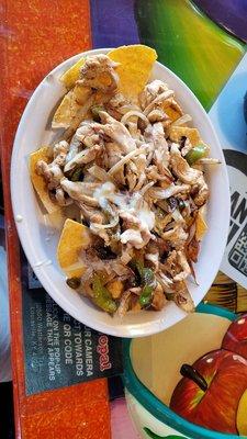 Chicken fajita nachos