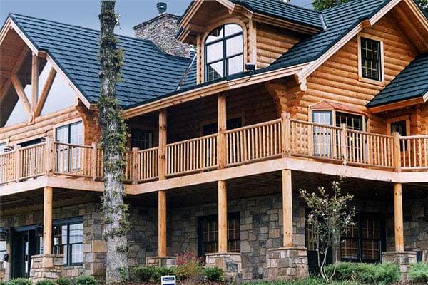 Hayward area log home with a classic Devonshire Green Canyon Shake roof. Beautiful home with an assume roof! Hard to beat.