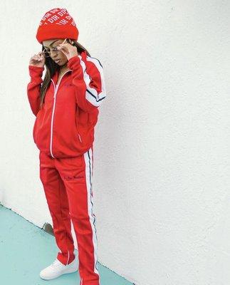 D1H Tracksuit release red