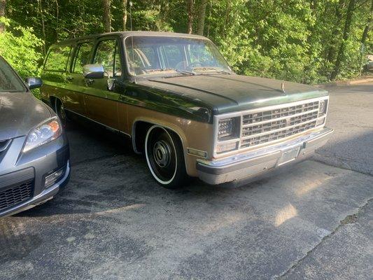 1990 Suburban static drop, 6.2L LS swap, Alcoa Transporter wheels custom painted whitewall