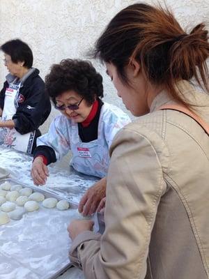 making mochi for the very first time.