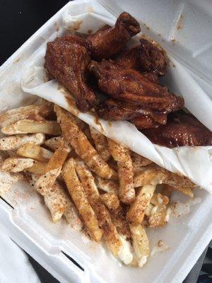 Sweet heat wings & Cajun ranch fries