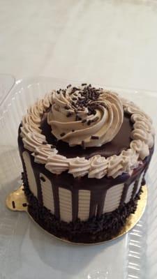 Mocha cream chocolate sponge cake