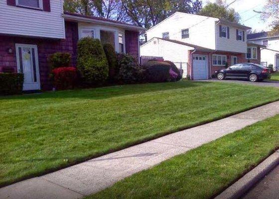 Lawn maintenance cutting,trimming and edging. All lawns are edged on a weekly basis.