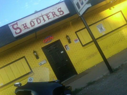 Shooters Bar