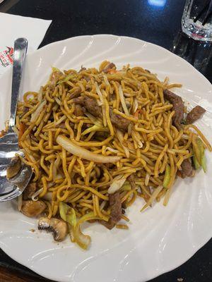 Beef lo mein