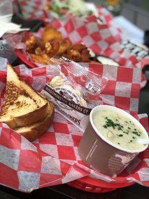 Cooler temps means cup o' clam chowdah and Smack Wings w extra blue cheese.  Isn't it awesome Texas toast comes w the chowdah?