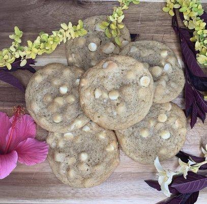 White chocolate macadamia nut cookies