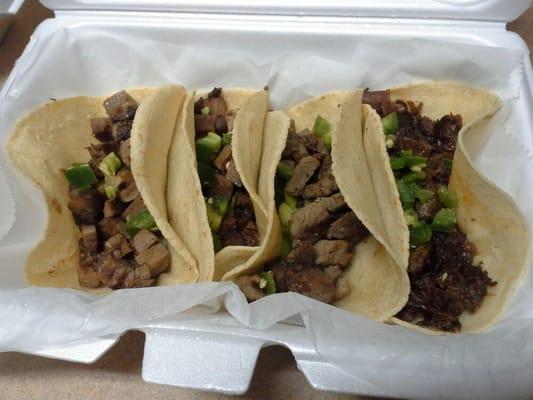 Lengua, barbacoa, carne asada tacos