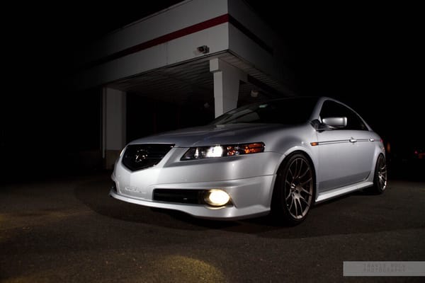 '04 TL with an 07 front end conversion. Digital 55w D2S 6000k kit, and 55w H8 3000k fogs.