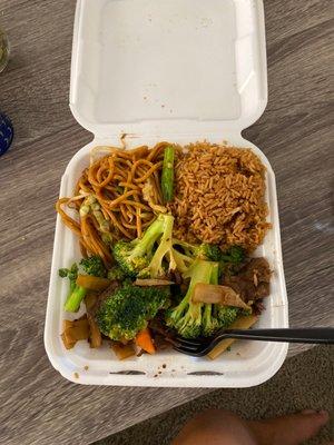 beef broccoli, lo mein, and Plain Fried Rice