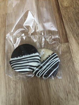 Chocolate Dipped Oreos