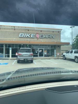 Bike barn Cypresswood and Stuebner airline