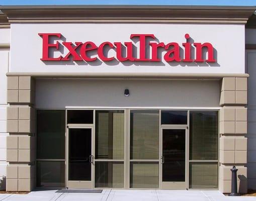 Executrain