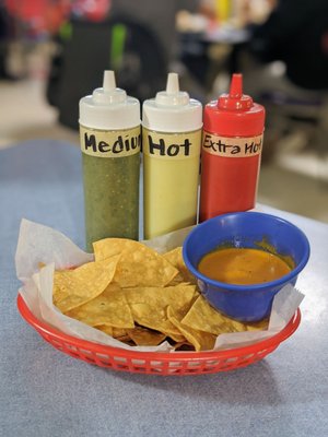 Chips and excellent salsas.