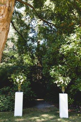 Entry to Tennis Green from Ed's Lawn / planning, design and florals by juliet + lou