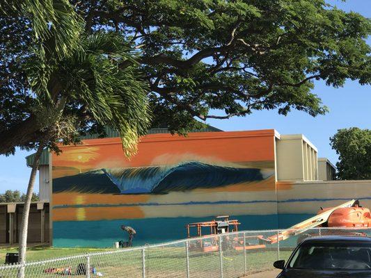 10/16/17- International artist Hilton Alves and our 7th Grade Art students work together to add an amazing wave mural! #IlimaWay