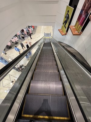 Belk Columbiana Centre Escalators