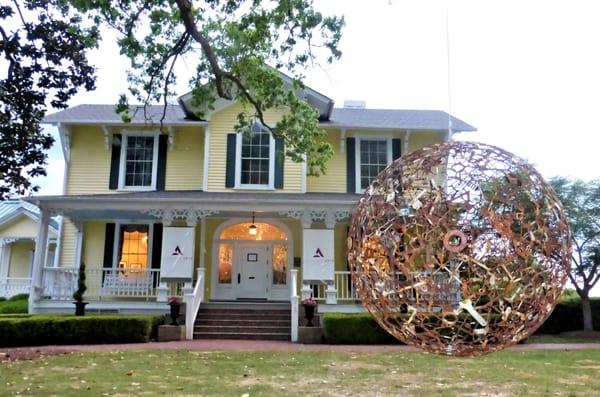 The Captain James and Emma Holt White House ... is yellow!