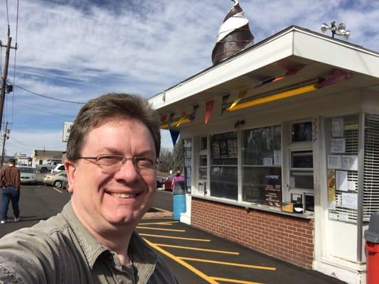 The host of web series "Survivor Dennis" visits Big Top for a hot fudge sundae.