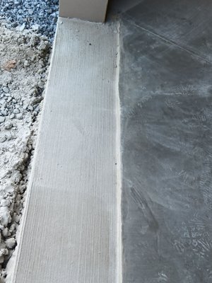 Wavy edge concrete