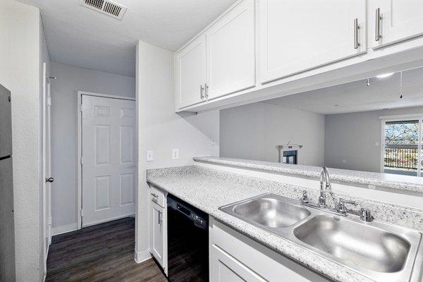 Vacant Kitchen Countertops