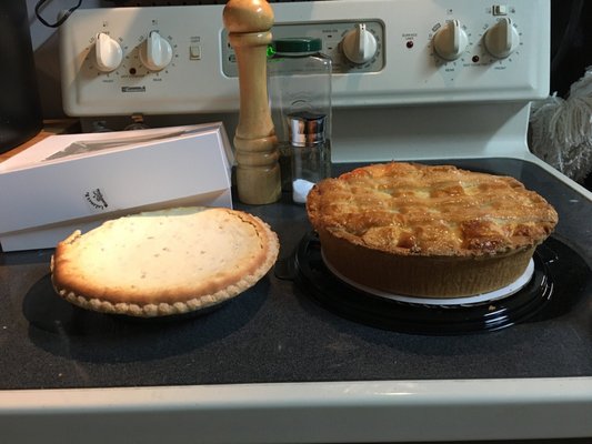 The La Lima pie is on the left.