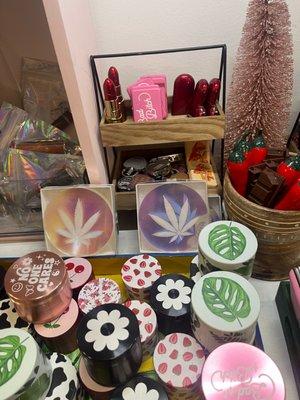 Grinders to personalize your smoking experience.