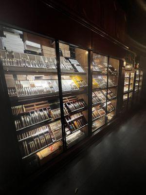 1/2 the cigar showcase