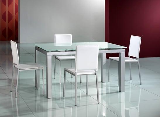 Extendable Dining Table