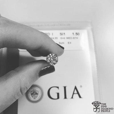 Hand-selected by our GIA diamond graders, our diamonds are guaranteed to be conflict-free.