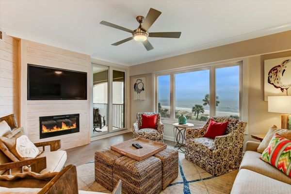 1645 Sea Dunes is a 4th-floor Luxury Villa in the Omni Amelia Island Resort that offers an exquisite 1,400-square-feet floorplan.