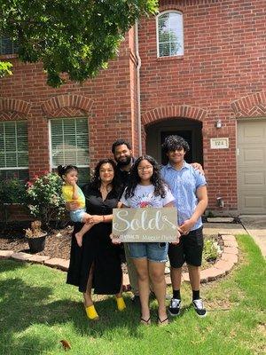 Welcome to TEXAS! Thank you Espinal Family for trusting me with your virutal purchase! It was a pleasure to serve you!!