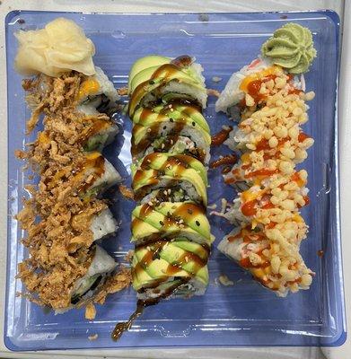 Chef Sampler#1 
Crunchy CA roll
Dragon roll
Crunch roll dragon-white