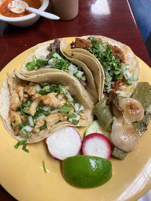 Pollo, lengua, y Al pastor