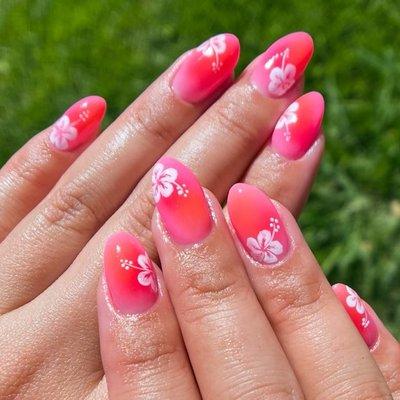 Structured Gel on Natural Nails w/ airbrush + moderate art