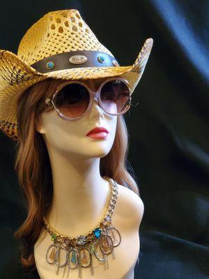 Fashion sunglasses with lasys cowgirl hat