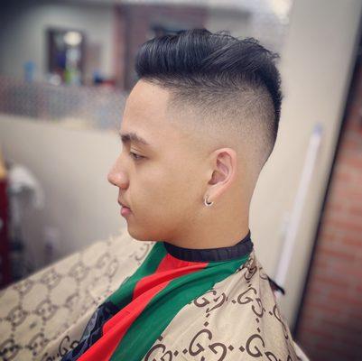 Skin fade scissor on top