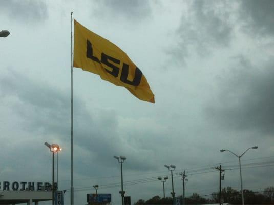 Steel large flagpoles up to 150 foot in height.