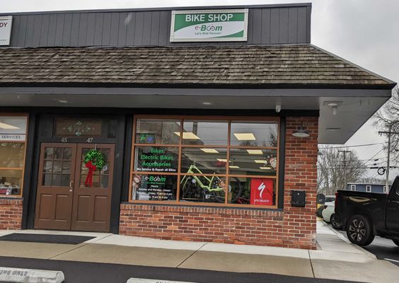 Front entrace to eBoom Electric Bike shop in downtown Zionsville, IN