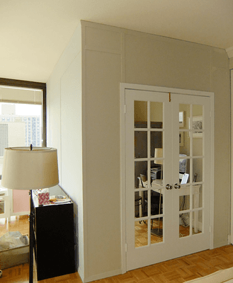 L Shape wall w/ Double French doors.