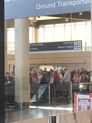 Long lines at Bradley International Airport (Windsor Locks, CT)